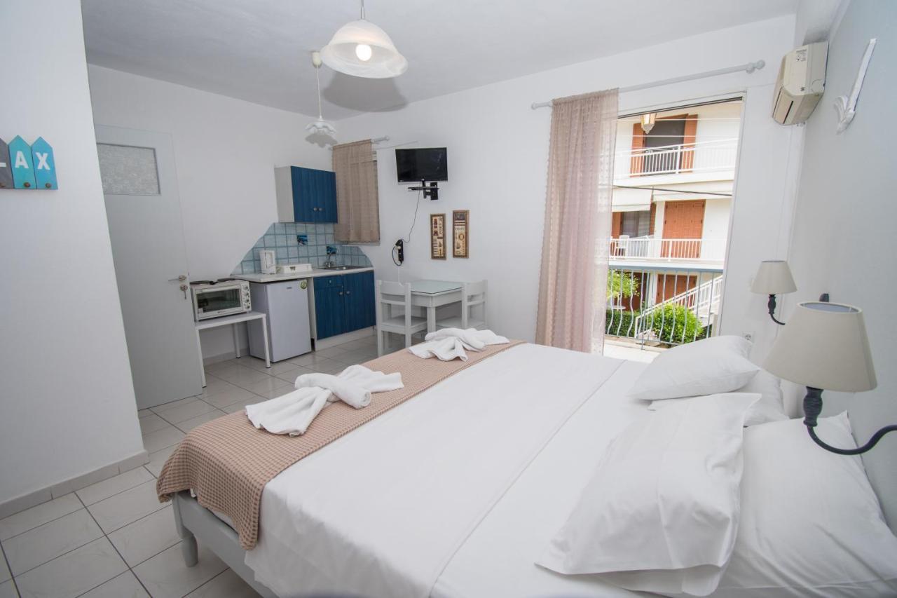 Alexandros Aparthotel Poros Town Bagian luar foto